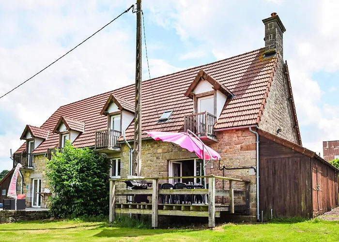 Lovely In Vire Normandie With Wifi 펜션 *