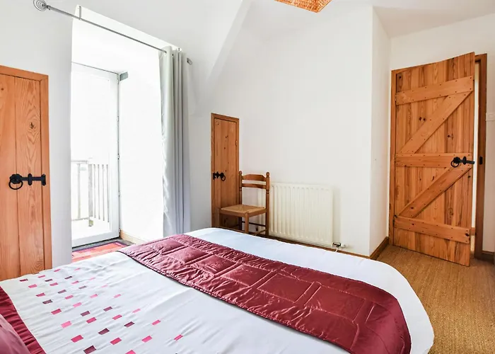 펜션 Lovely In Vire Normandie With Wifi *