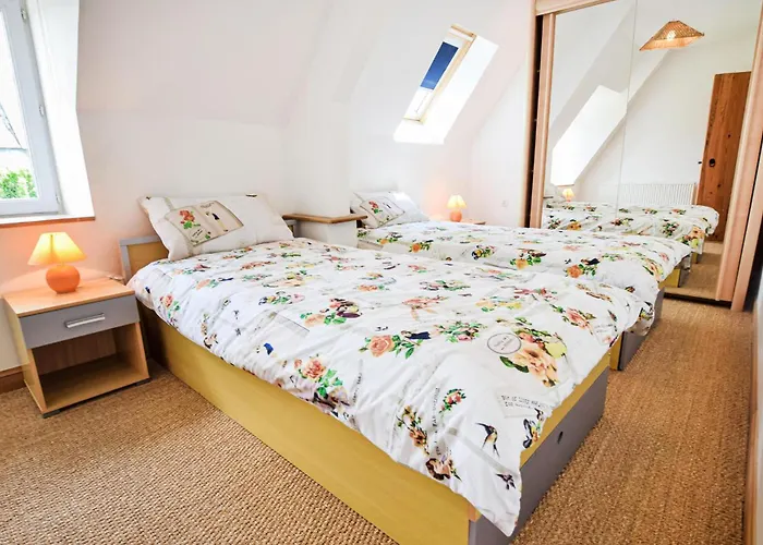 Lovely In Vire Normandie With Wifi * Saint-Martin-de-Tallevende