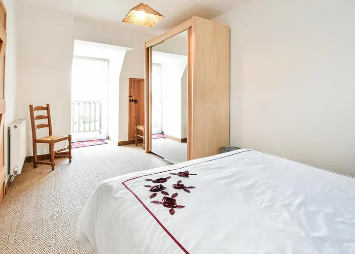 펜션 Lovely In Vire Normandie With Wifi *